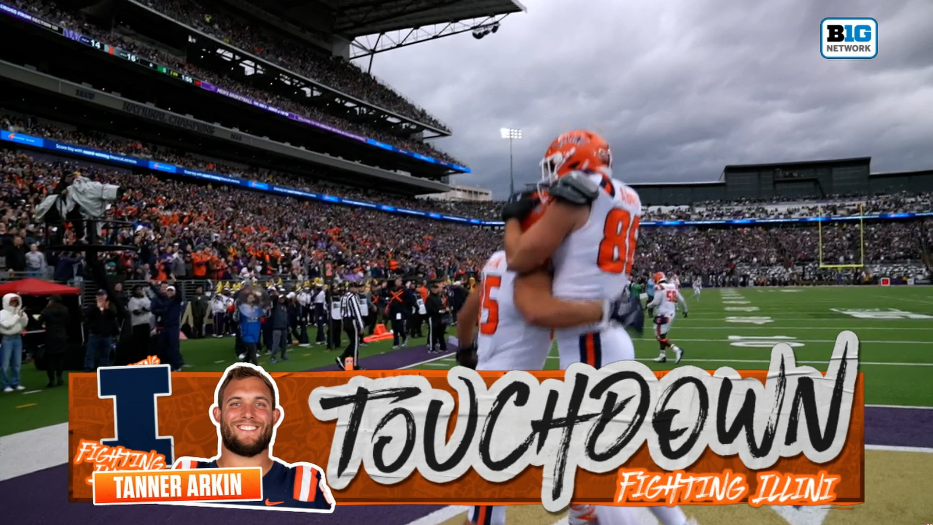 Luke Altmyer connects with Tanner Arkin for 5-yard TD, giving Illinois lead over Washington