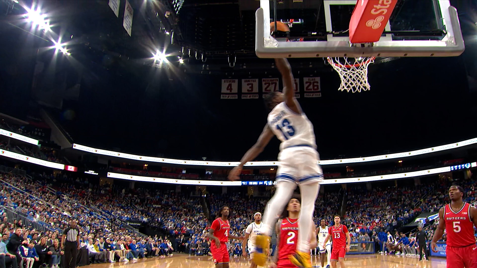 AJ Staton-McCray hits Trey Parker for one-handed SLAM, extending Seton Hall’s lead over Rutgers