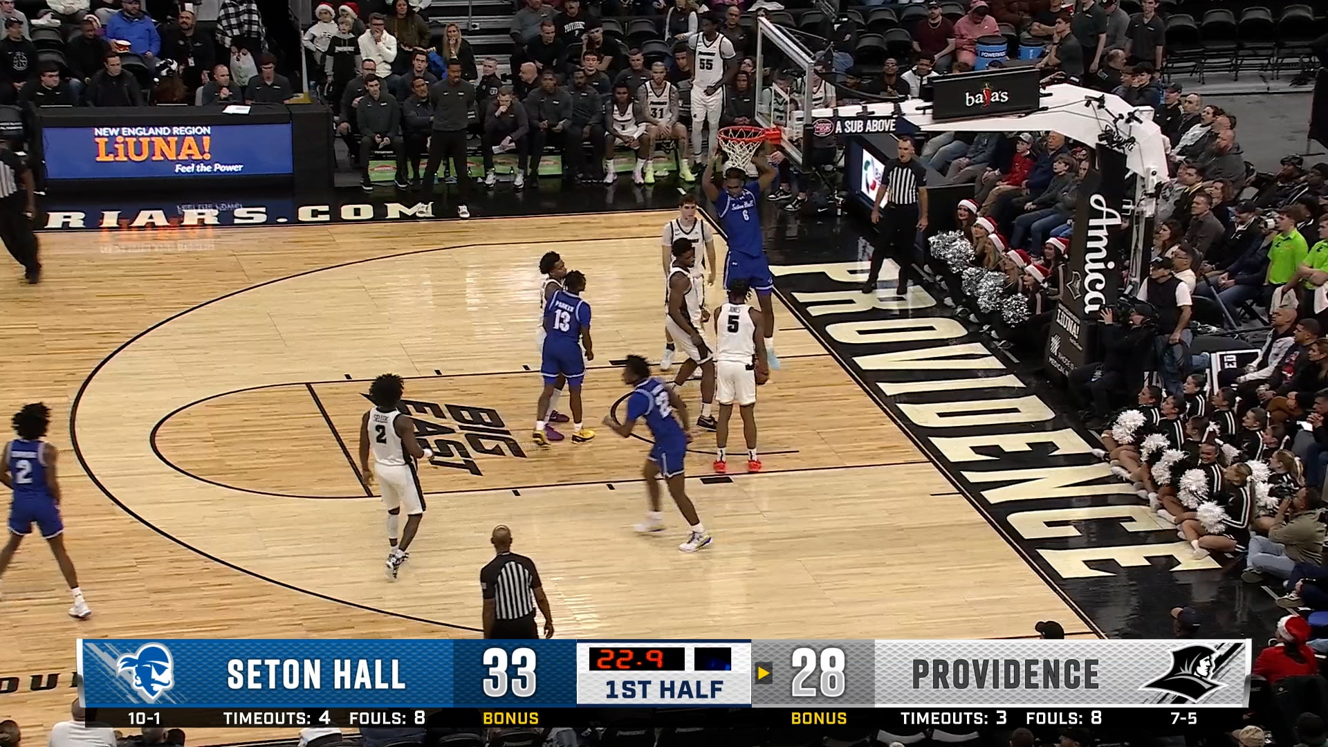 Trey Parker lobs it UP to Stephon Payne III, extending Seton Hall’s lead over Providence